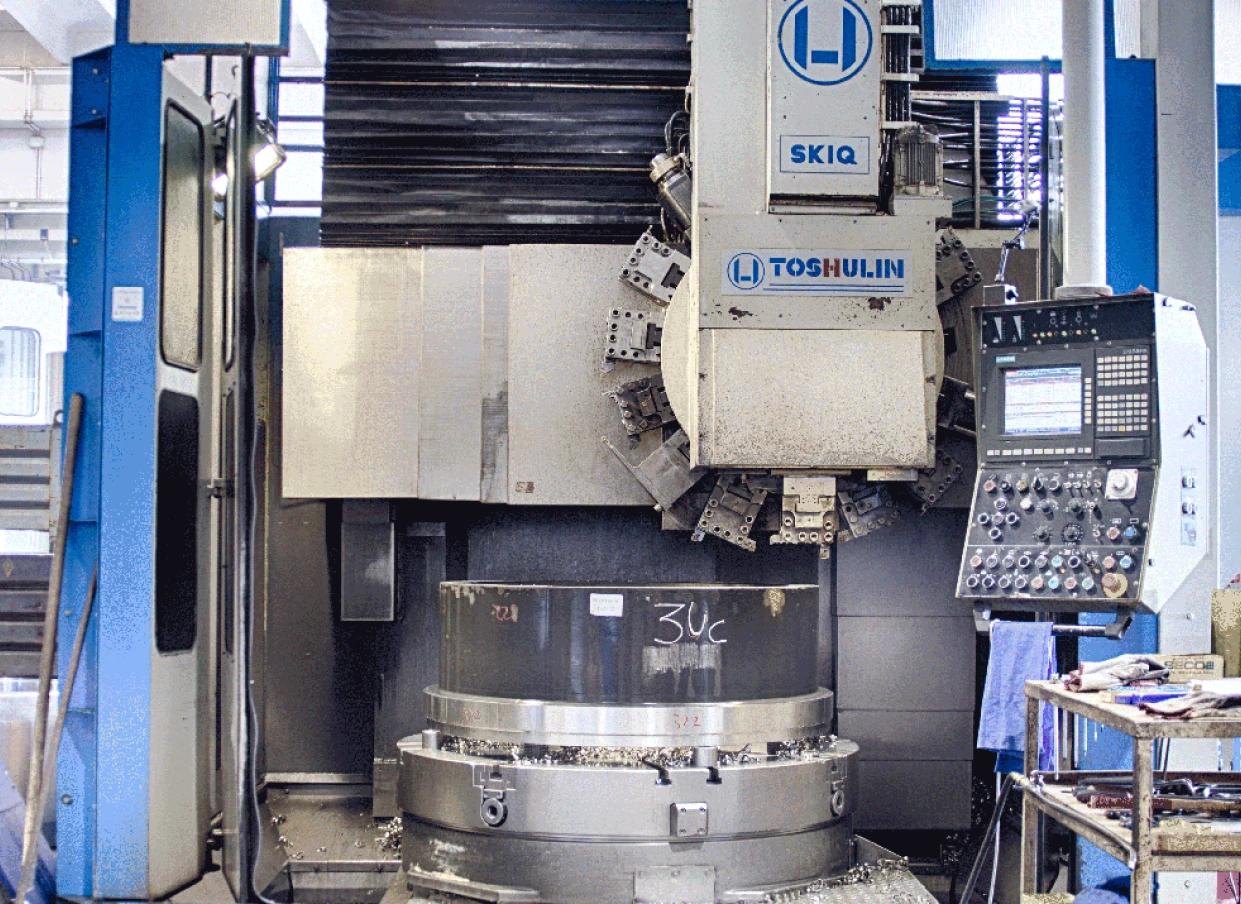 Tornio CNC TOS Hulin SKIQ 16 per tornitura grandi dimensioni